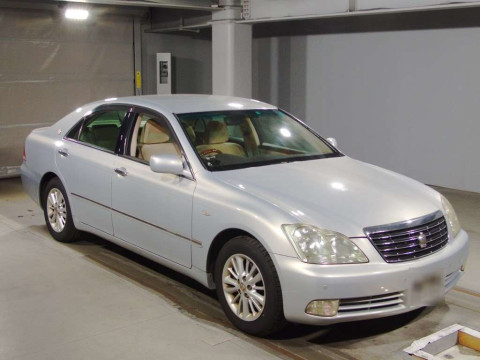 2004 Toyota Crown GRS180[2]