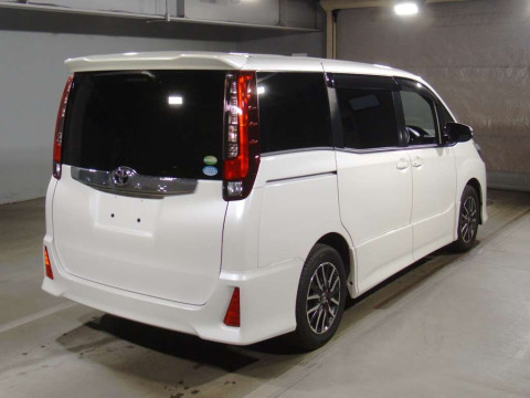 2016 Toyota Noah ZRR80W[1]