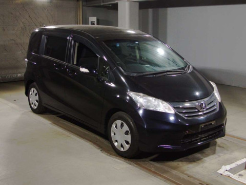 2012 Honda Freed GB3[2]