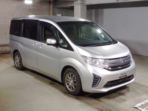 2015 Honda Step WGN RP1[2]