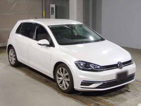 2017 Volkswagen Golf AUCPT[2]