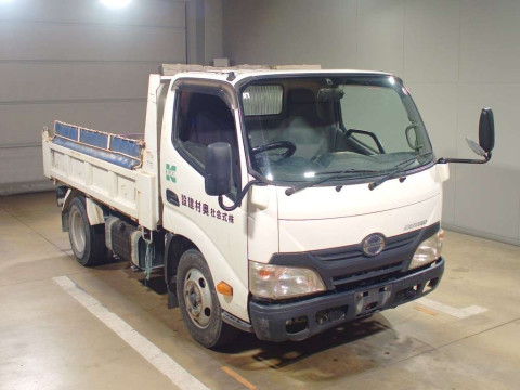 2012 Hino DUTRO XZU620T[2]