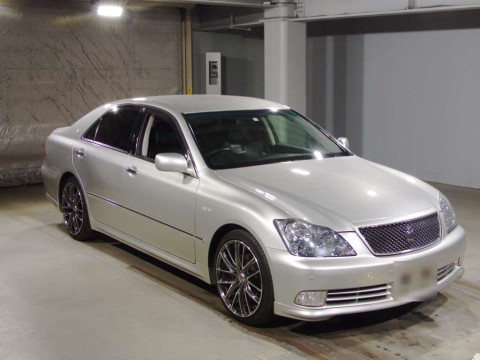 2004 Toyota Crown GRS182[2]