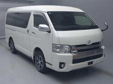 2015 Toyota Regiusace Van TRH216K[1]