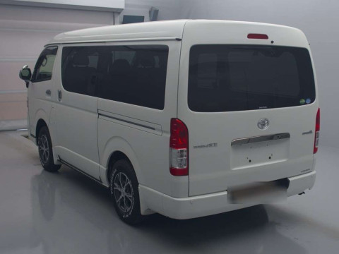 2015 Toyota Regiusace Van TRH216K[2]