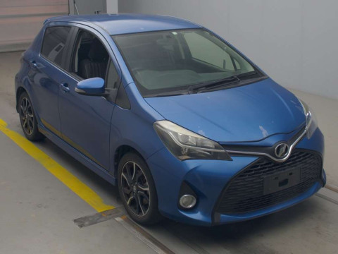 2015 Toyota Vitz NCP131[2]