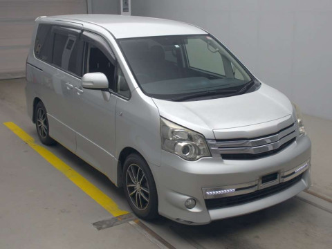 2012 Toyota Noah ZRR70W[2]