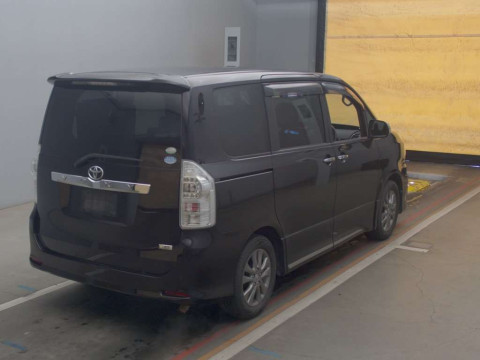 2012 Toyota Voxy ZRR70W[1]