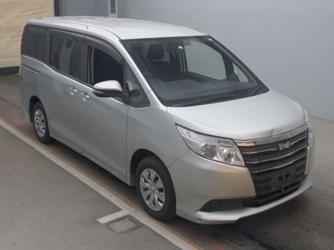 2014 Toyota Noah ZRR80G[2]