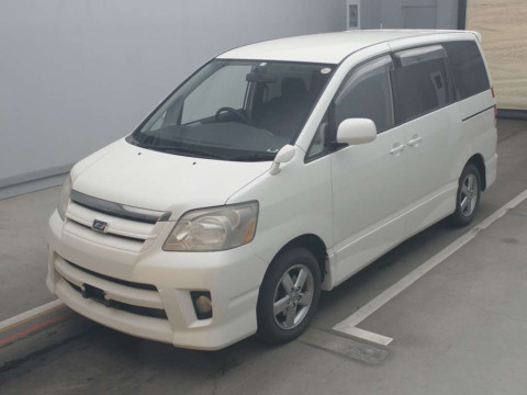 2006 Toyota Noah AZR60G[0]