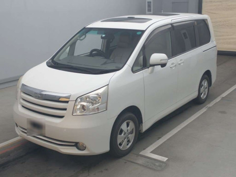 2010 Toyota Noah ZRR70G[0]