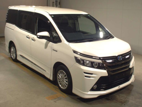 2015 Toyota Voxy ZWR80G[2]