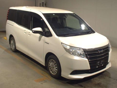 2016 Toyota Noah ZWR80G[2]