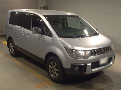 2009 Mitsubishi Delica D5 CV5W[2]