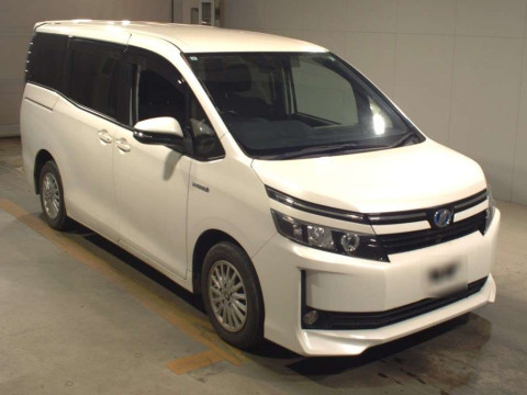 2015 Toyota Voxy ZWR80G[2]