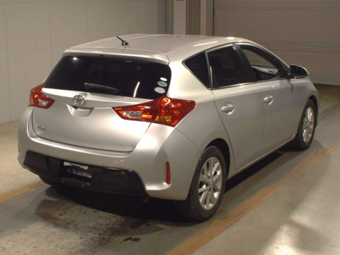 2012 Toyota Auris NZE181H[1]