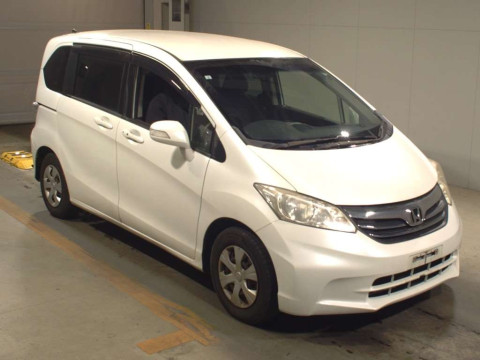 2013 Honda Freed GB3[2]