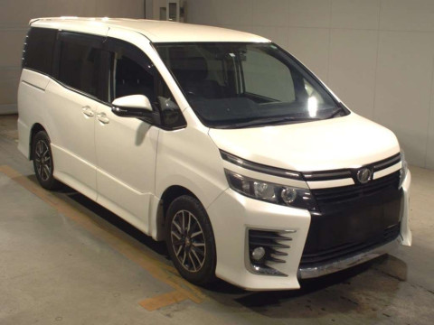 2014 Toyota Voxy ZRR80W[2]