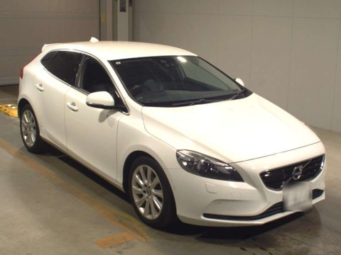 2015 Volvo V40 MB4164T[2]