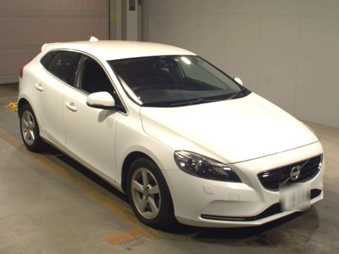 2013 Volvo V40 MB4164T[2]