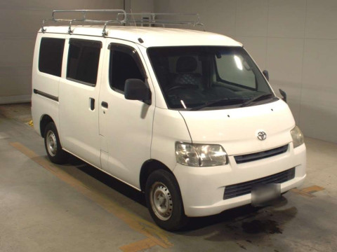 2010 Toyota Liteace Van S402M[2]