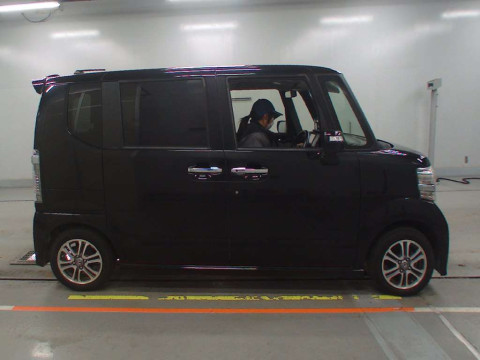 2016 Honda N-BOX CUSTOM JF1[2]