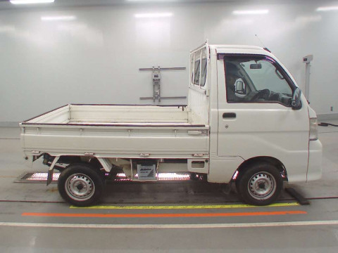 2011 Daihatsu Hijet Truck S211P[2]