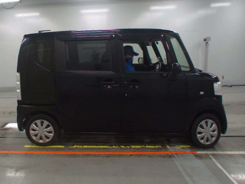 2017 Honda N-BOX JF1[2]