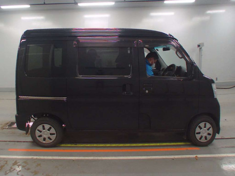 2013 Toyota Pixis Van S321M[2]