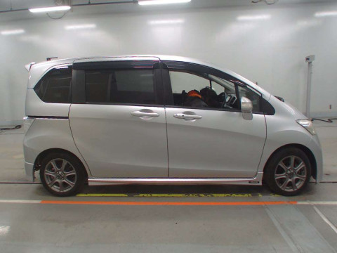 2012 Honda Freed GB3[2]