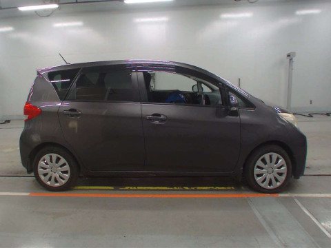 2012 Subaru Trezia NSP120X[2]