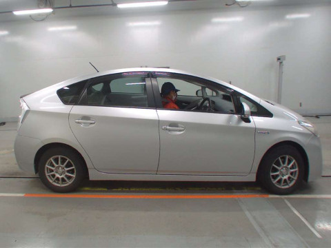 2010 Toyota Prius ZVW30[2]