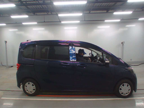 2010 Honda Freed GB3[2]