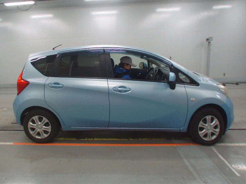 2013 Nissan Note E12[2]