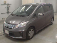 2014 Honda Freed hybrid