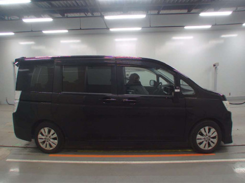 2010 Honda Step WGN Spada RK5[2]