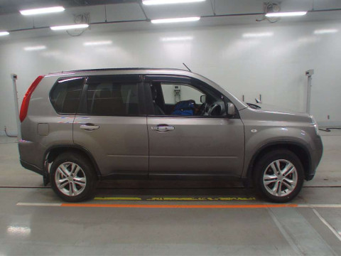 2012 Nissan X-Trail TNT31[2]