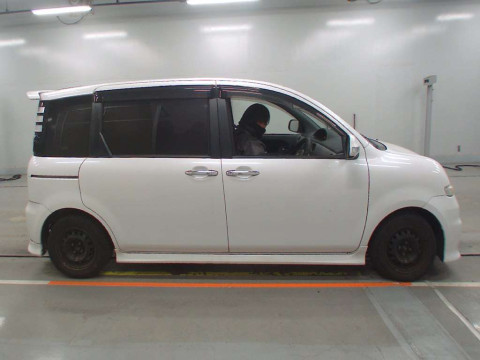 2008 Toyota Sienta NCP81G[2]