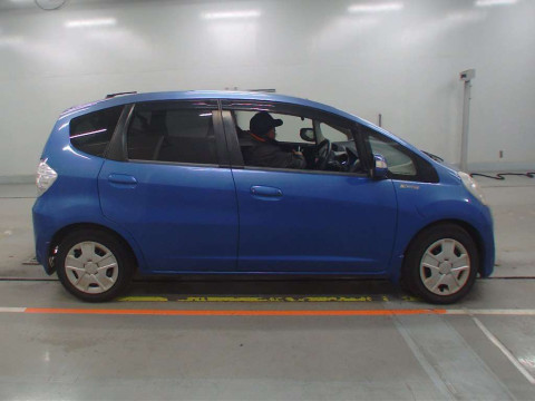 2012 Honda Fit Hybrid GP1[2]