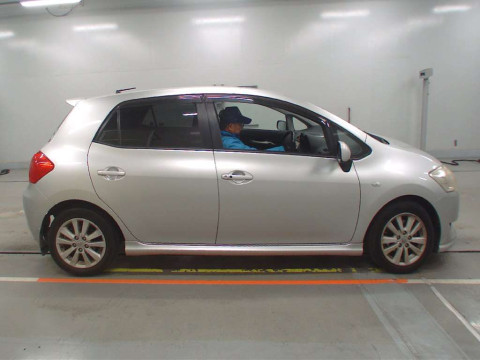 2008 Toyota Auris ZRE152H[2]