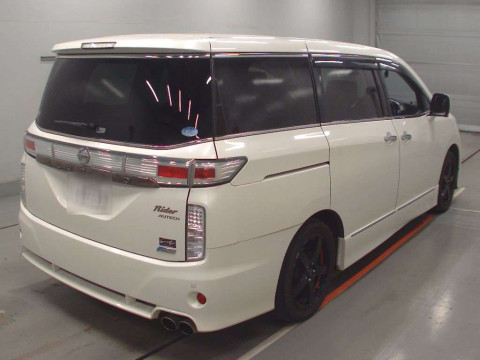 2013 Nissan Elgrand TE52[1]