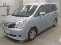 2010 Toyota Noah