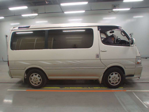 2002 Toyota Hiace Wagon KZH100G[2]