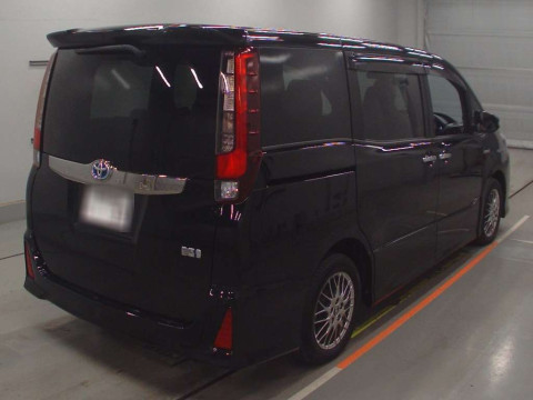 2016 Toyota Noah ZWR80W[1]