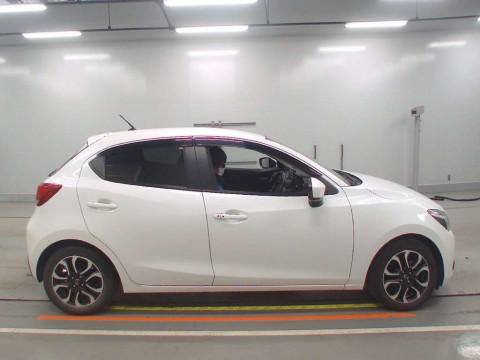 2014 Mazda Demio DJ5FS[2]