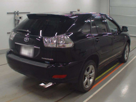 2004 Toyota Harrier MCU35W[1]