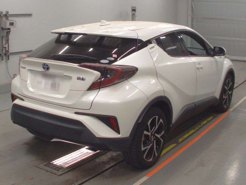 2017 Toyota C-HR ZYX10[1]