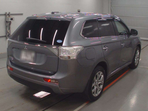 2013 Mitsubishi Outlander PHEV GG2W[1]