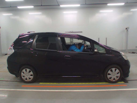 2014 Honda Fit Shuttle GG7[2]