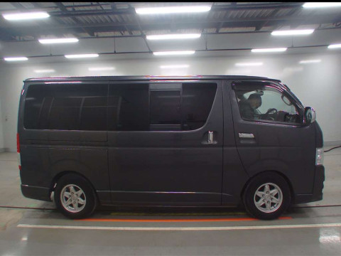 2011 Toyota Hiace Van KDH201V[2]